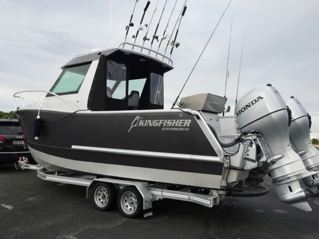 Kingfisher 670 Hardtop Powercat