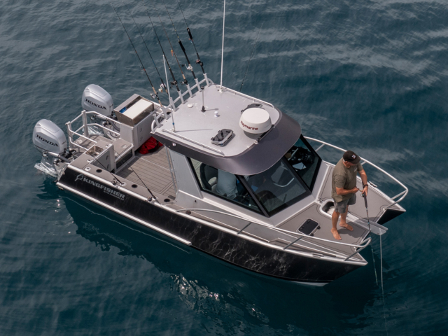Kingfisher 670 Hardtop Powercat
