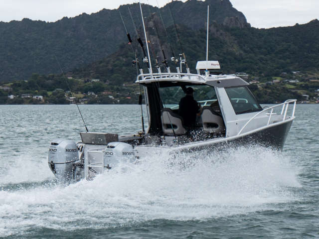 Kingfisher 670 Hardtop Powercat