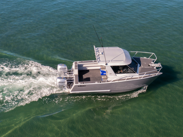 Kingfisher 620 Hardtop Powercat