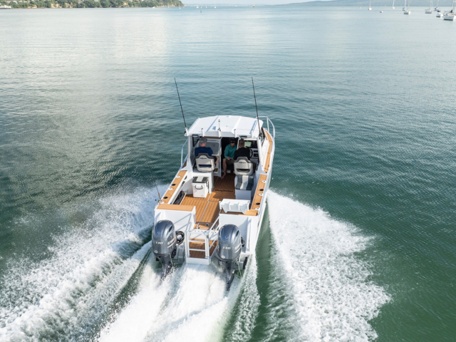 Kingfisher 670 Powercat – White – Drone 15