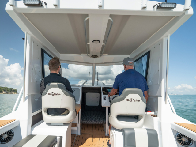 Kingfisher 670 Powercat – White – SLR 2