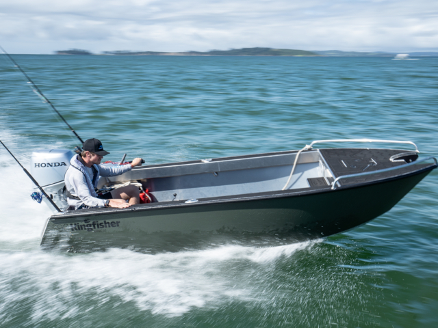 390 Side Console 390 Powercat Side Console