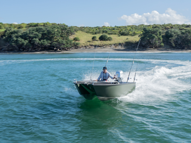 390 Side Console 390 Powercat Side Console