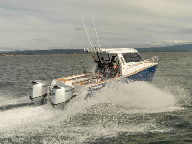 Kingfisher 730 Powercat – 12 730 Powercat