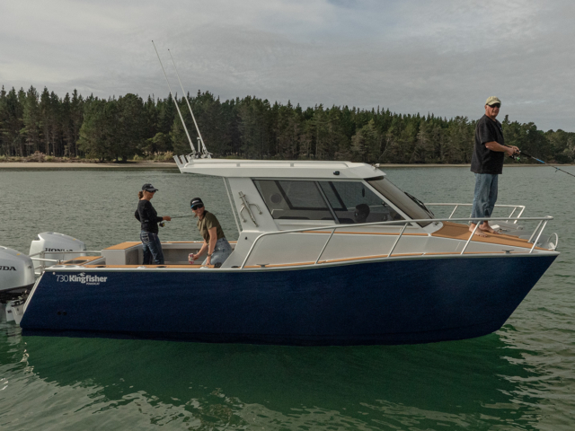 Kingfisher 730 Powercat – 2 730 Powercat
