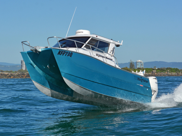 Kingfisher 730 Powercat_2924-cropped