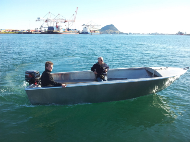 485 Monohull