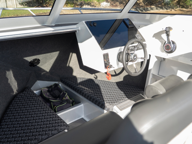 Kingfisher 605 – Inside 5