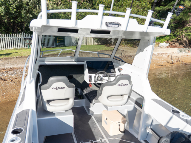 Kingfisher 605 – Inside 7