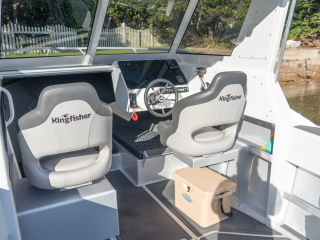 Kingfisher 605 – Inside 9
